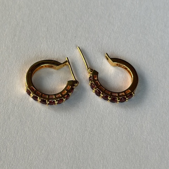 Garnet vermeil gold over sterling hoop pierced earrings - Picture 4 of 7
